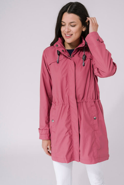 Raincoat With Wrinkled Waist